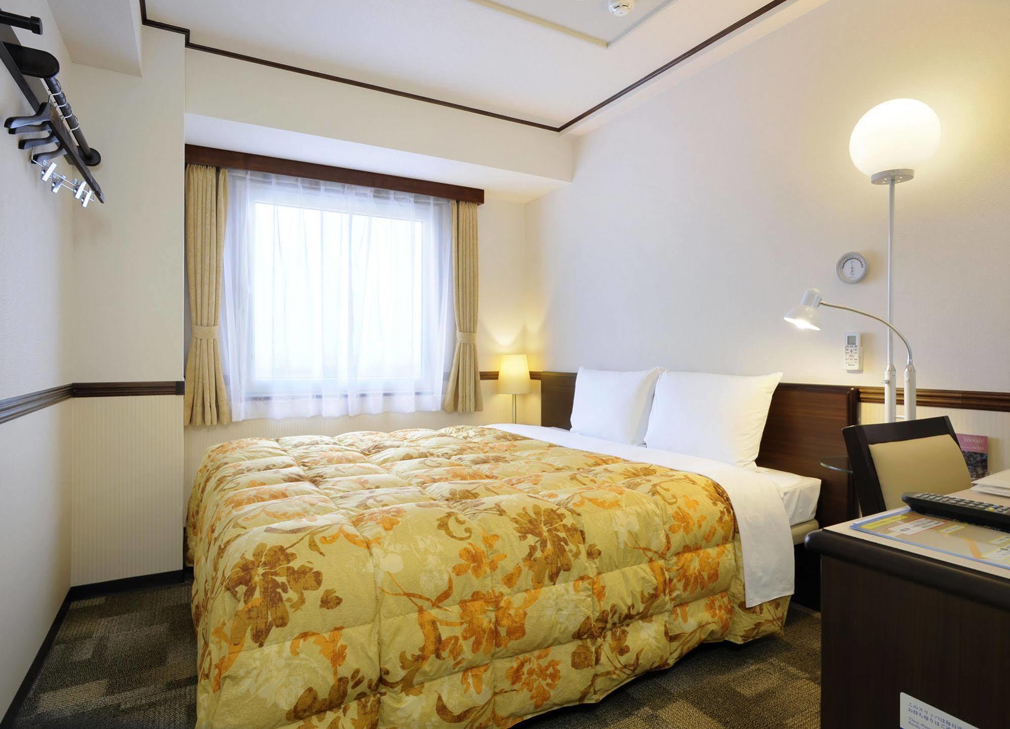 Toyoko Inn Tokyo Fussa Ekimae Higashi Guchi Hamura Extérieur photo